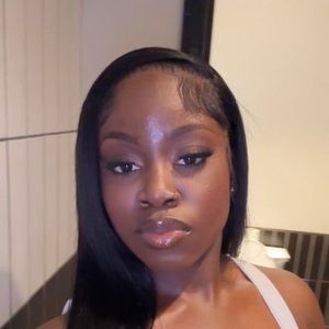 Meet your Posher, Emma-james